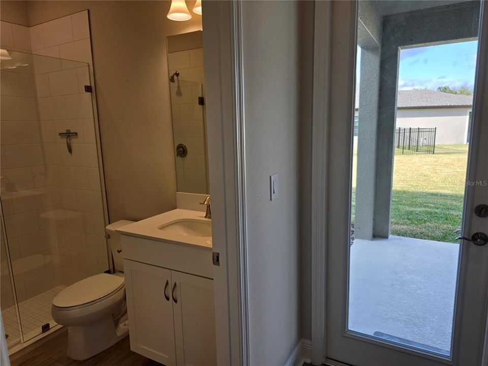 For Rent: $3,500 (5 beds, 4 baths, 3573 Square Feet)