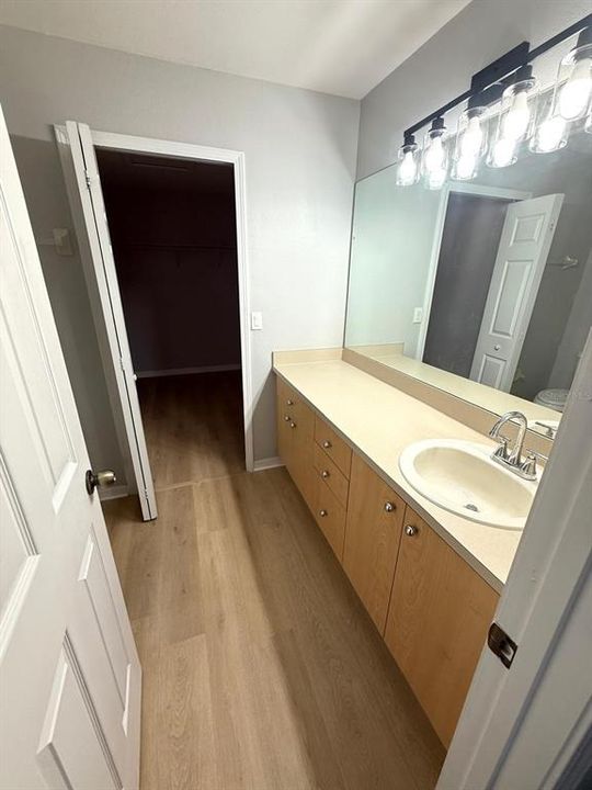 待售: $225,000 (2 贝兹, 2 浴室, 1328 平方英尺)