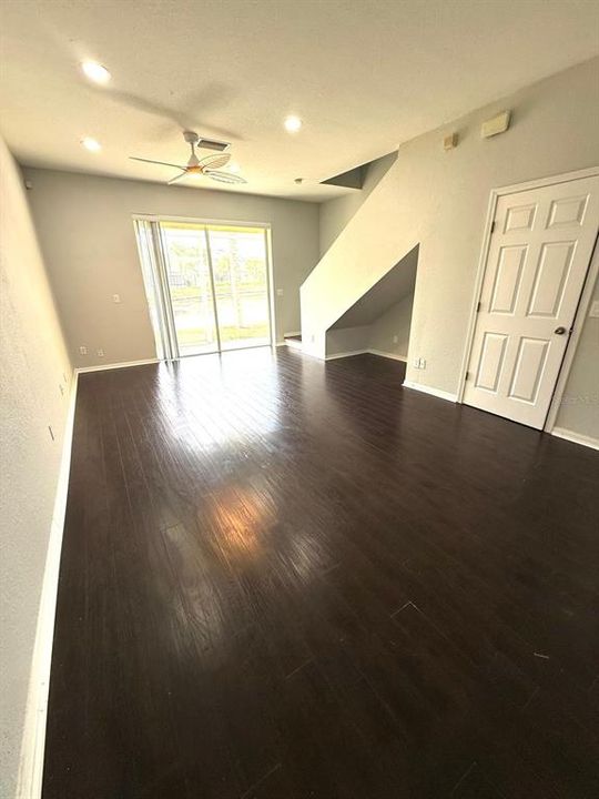 待售: $225,000 (2 贝兹, 2 浴室, 1328 平方英尺)