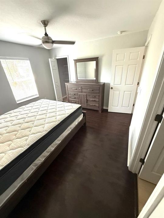 待售: $225,000 (2 贝兹, 2 浴室, 1328 平方英尺)