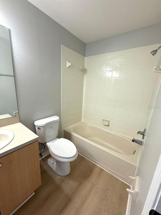 待售: $225,000 (2 贝兹, 2 浴室, 1328 平方英尺)