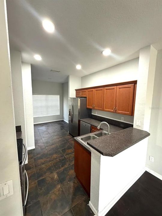 待售: $225,000 (2 贝兹, 2 浴室, 1328 平方英尺)