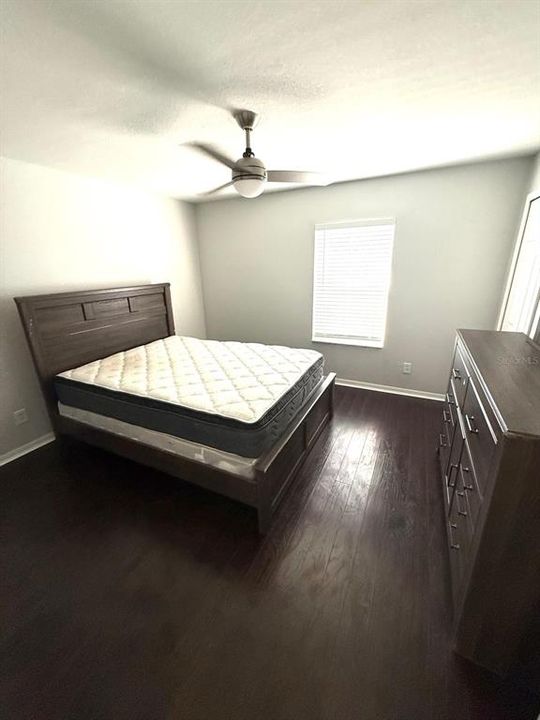 待售: $225,000 (2 贝兹, 2 浴室, 1328 平方英尺)