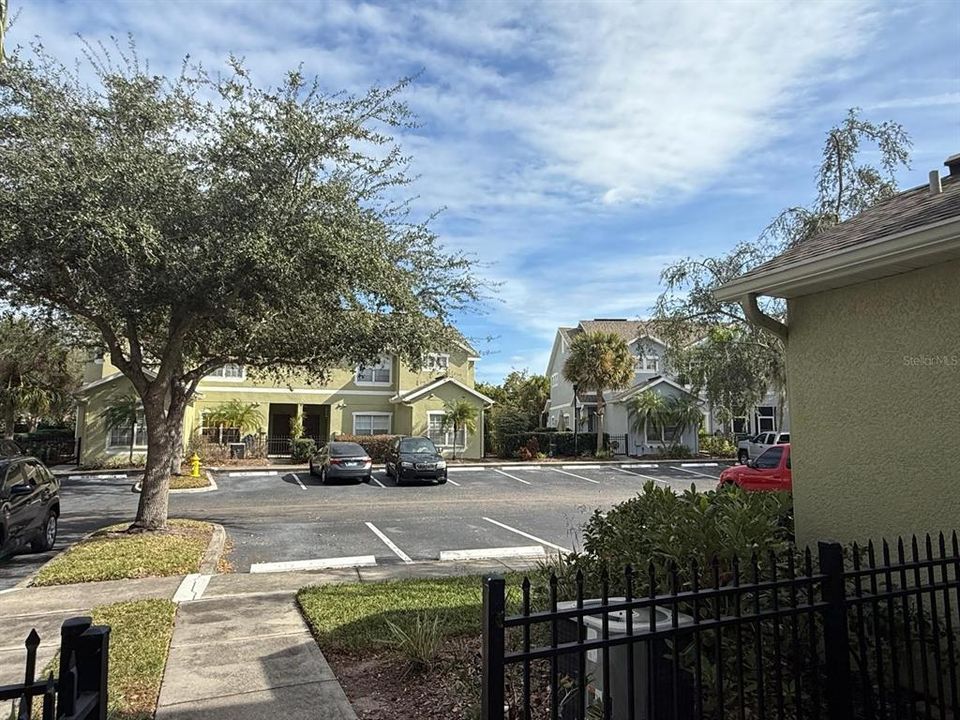 待售: $225,000 (2 贝兹, 2 浴室, 1328 平方英尺)