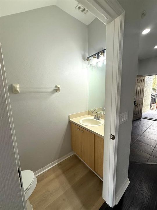 待售: $225,000 (2 贝兹, 2 浴室, 1328 平方英尺)