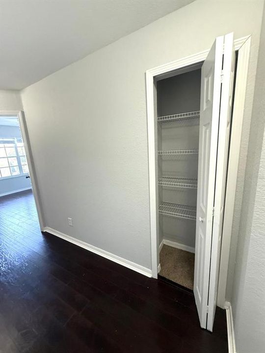 待售: $225,000 (2 贝兹, 2 浴室, 1328 平方英尺)