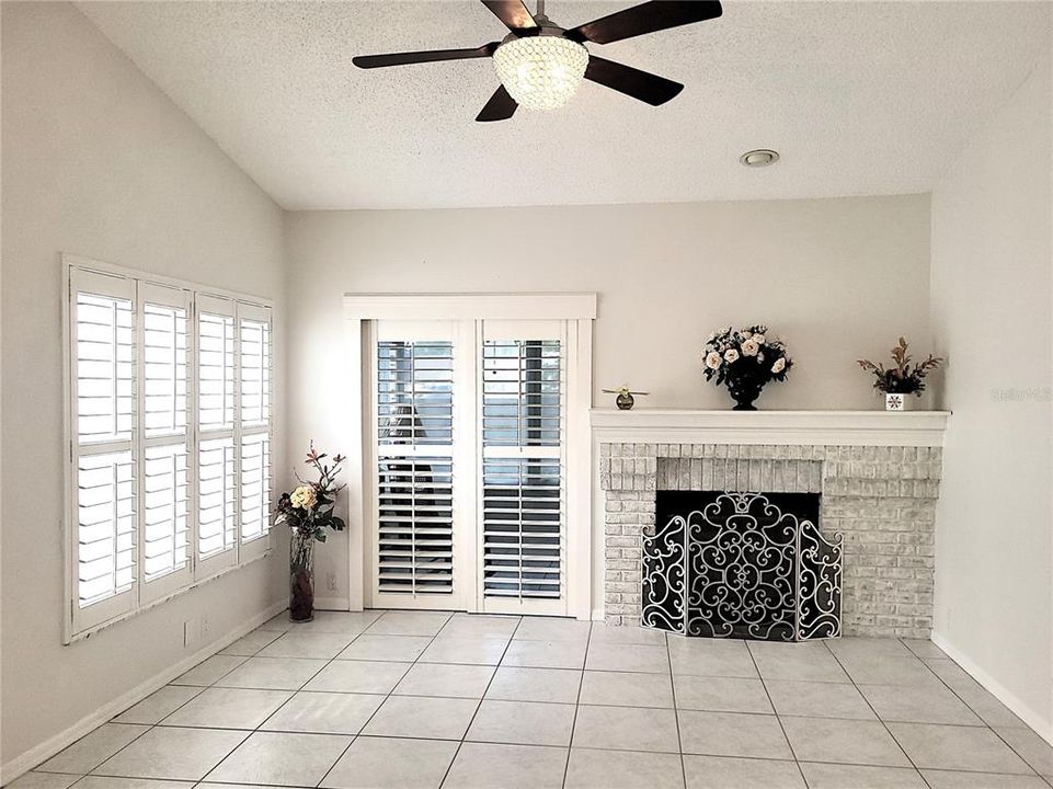 На продажу: $285,000 (3 спален, 2 ванн, 1517 Квадратных фут)