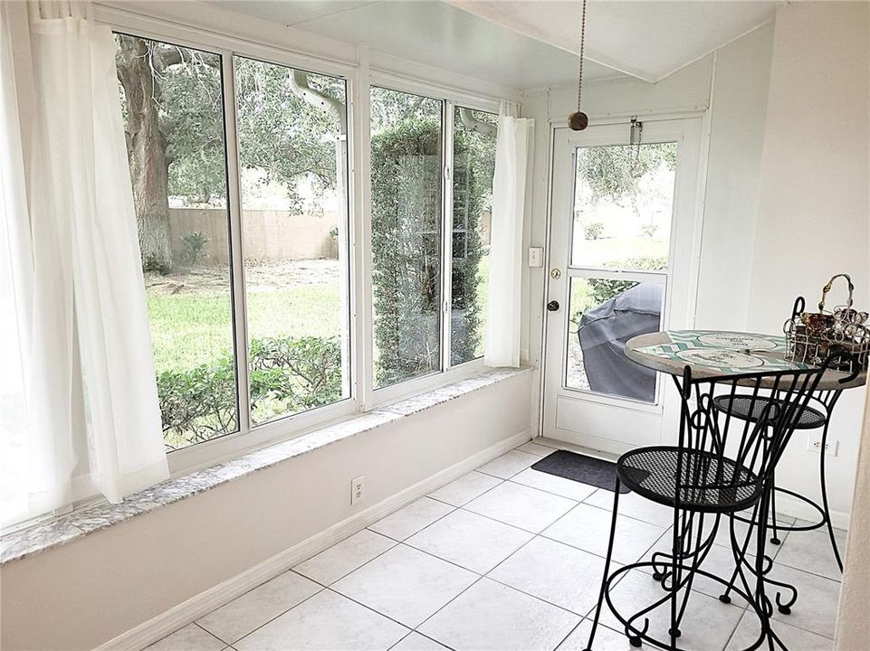 На продажу: $285,000 (3 спален, 2 ванн, 1517 Квадратных фут)