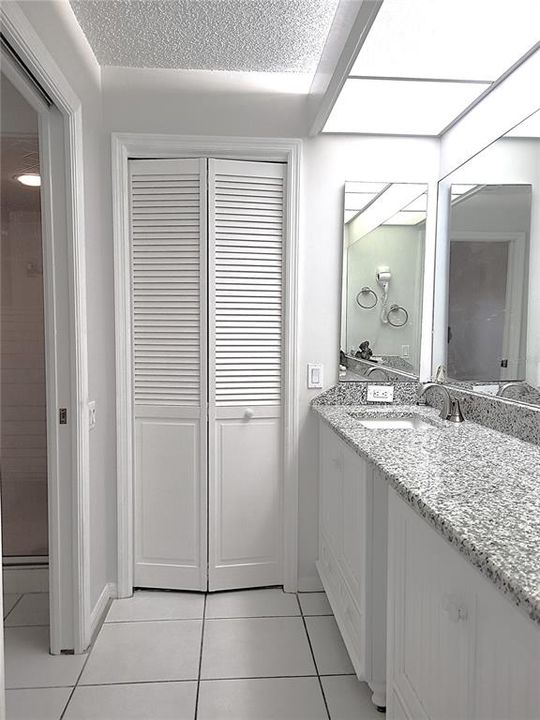 На продажу: $285,000 (3 спален, 2 ванн, 1517 Квадратных фут)