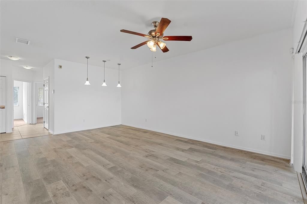 待售: $219,990 (3 贝兹, 2 浴室, 1200 平方英尺)