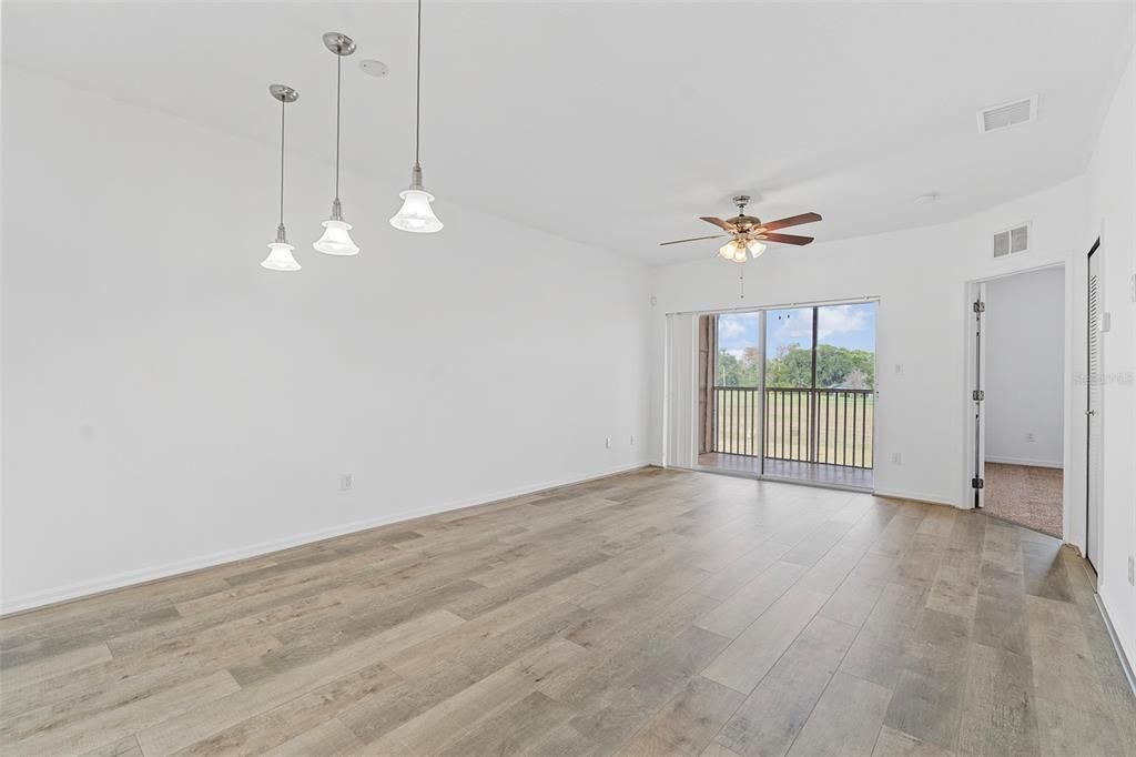 待售: $219,990 (3 贝兹, 2 浴室, 1200 平方英尺)