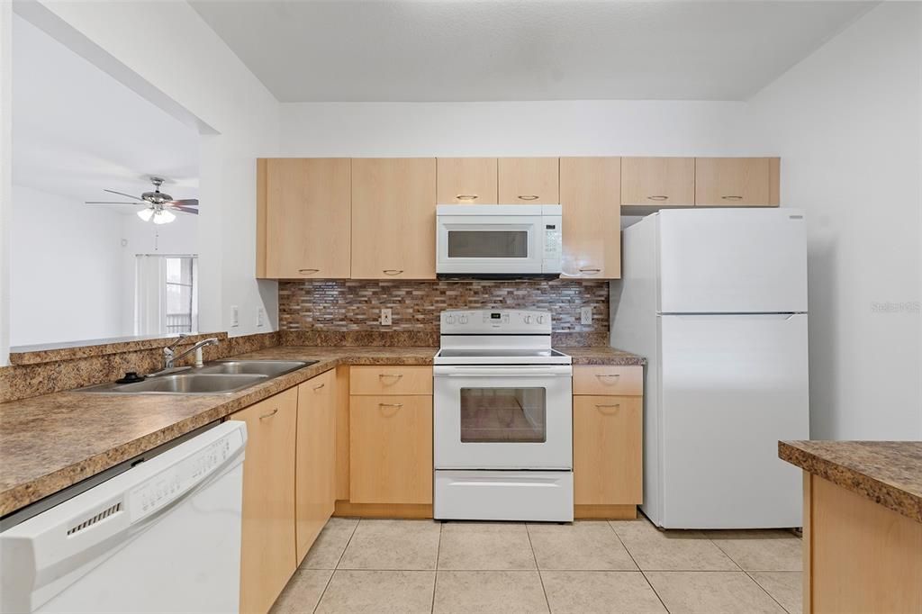 待售: $219,990 (3 贝兹, 2 浴室, 1200 平方英尺)