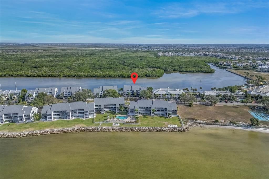 На продажу: $298,000 (2 спален, 2 ванн, 1100 Квадратных фут)