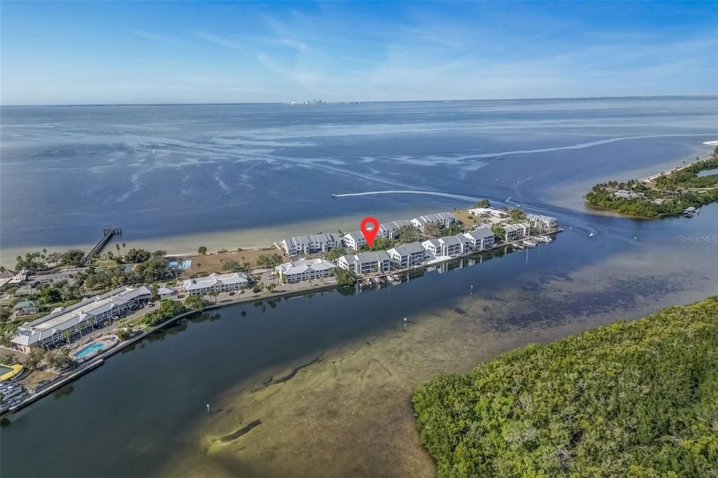 На продажу: $298,000 (2 спален, 2 ванн, 1100 Квадратных фут)