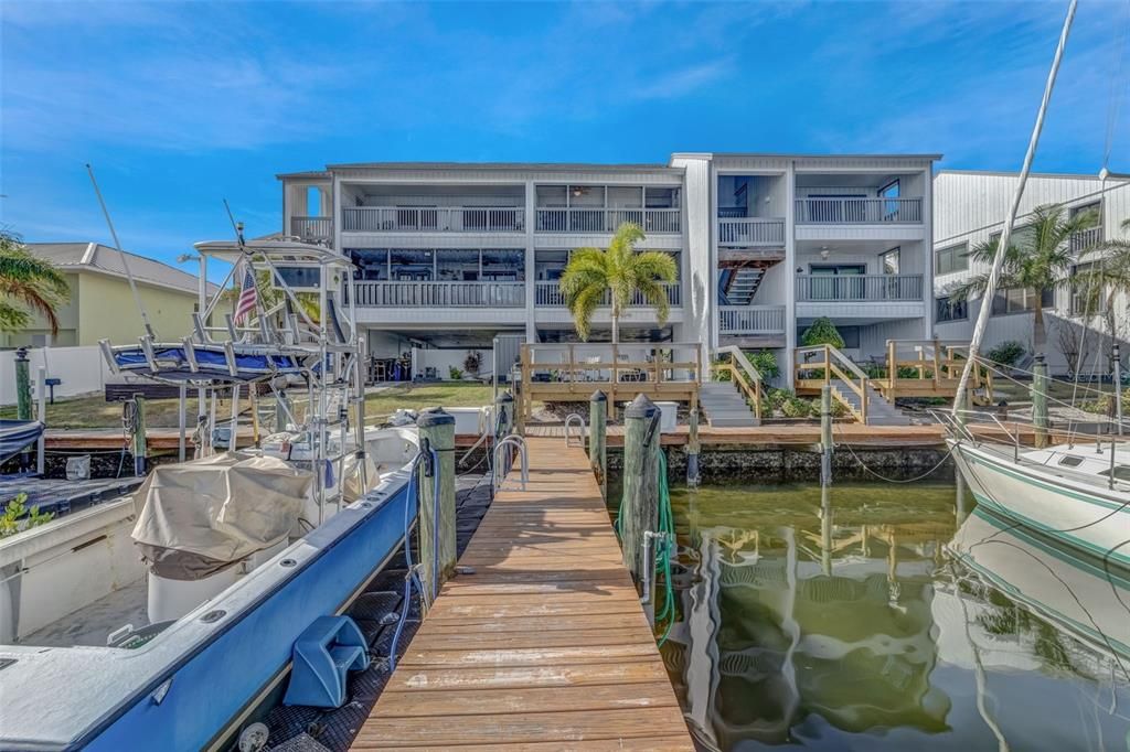 На продажу: $298,000 (2 спален, 2 ванн, 1100 Квадратных фут)