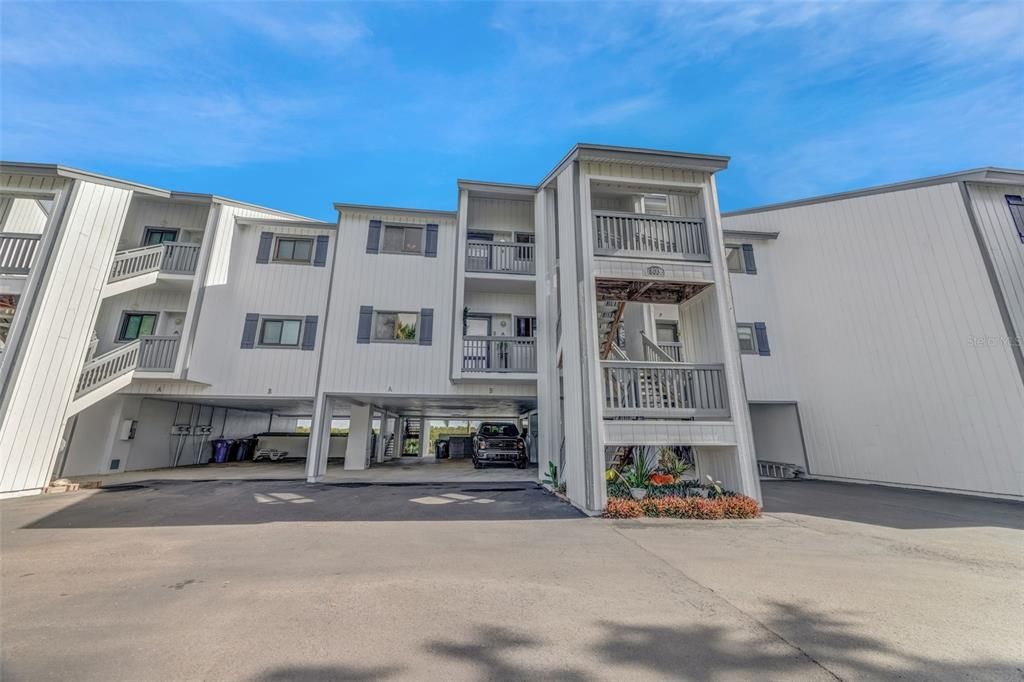 На продажу: $298,000 (2 спален, 2 ванн, 1100 Квадратных фут)