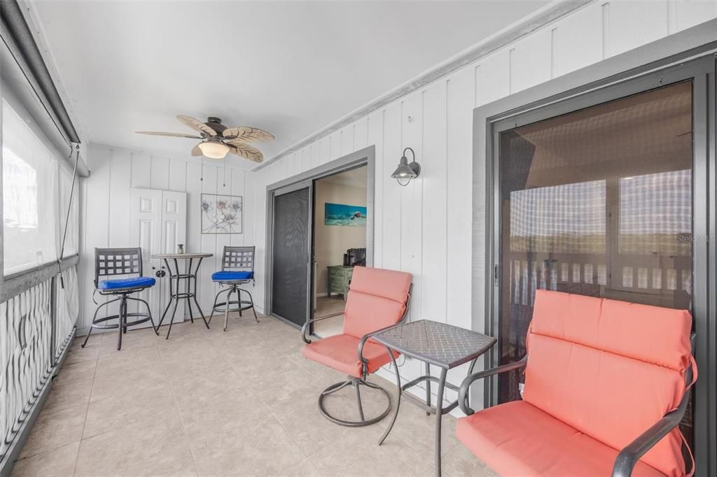 На продажу: $298,000 (2 спален, 2 ванн, 1100 Квадратных фут)