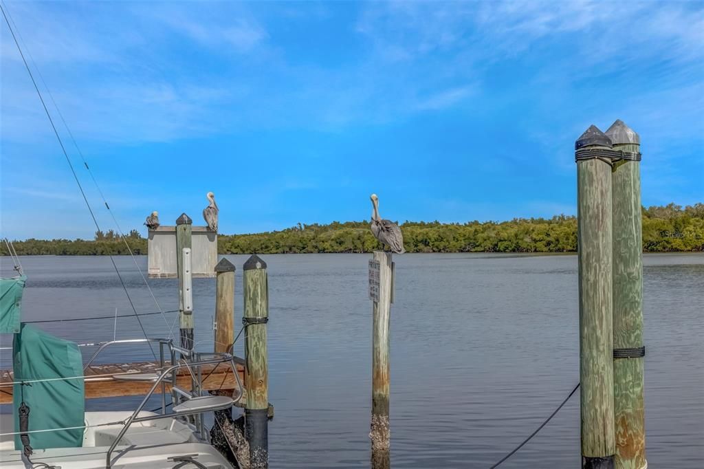 На продажу: $298,000 (2 спален, 2 ванн, 1100 Квадратных фут)