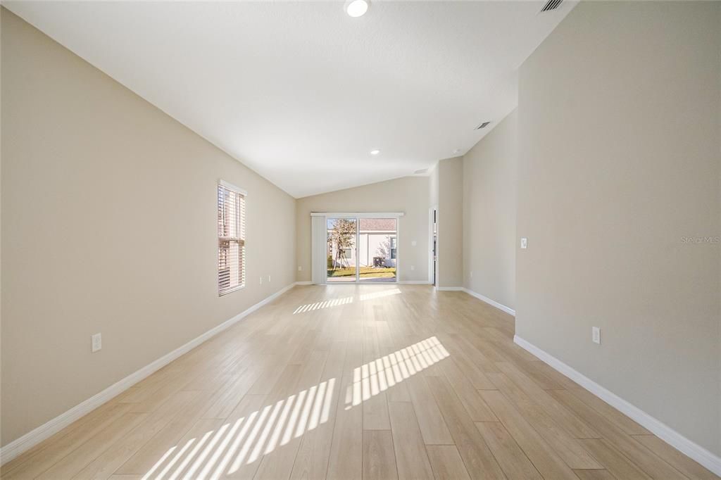 На продажу: $299,000 (3 спален, 2 ванн, 1615 Квадратных фут)