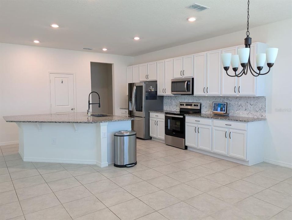 En Renta: $3,300 (4 camas, 3 baños, 3389 Pies cuadrados)