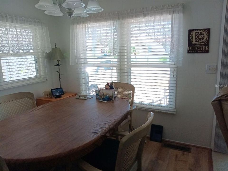 En Venta: $242,000 (2 camas, 1 baños, 1056 Pies cuadrados)