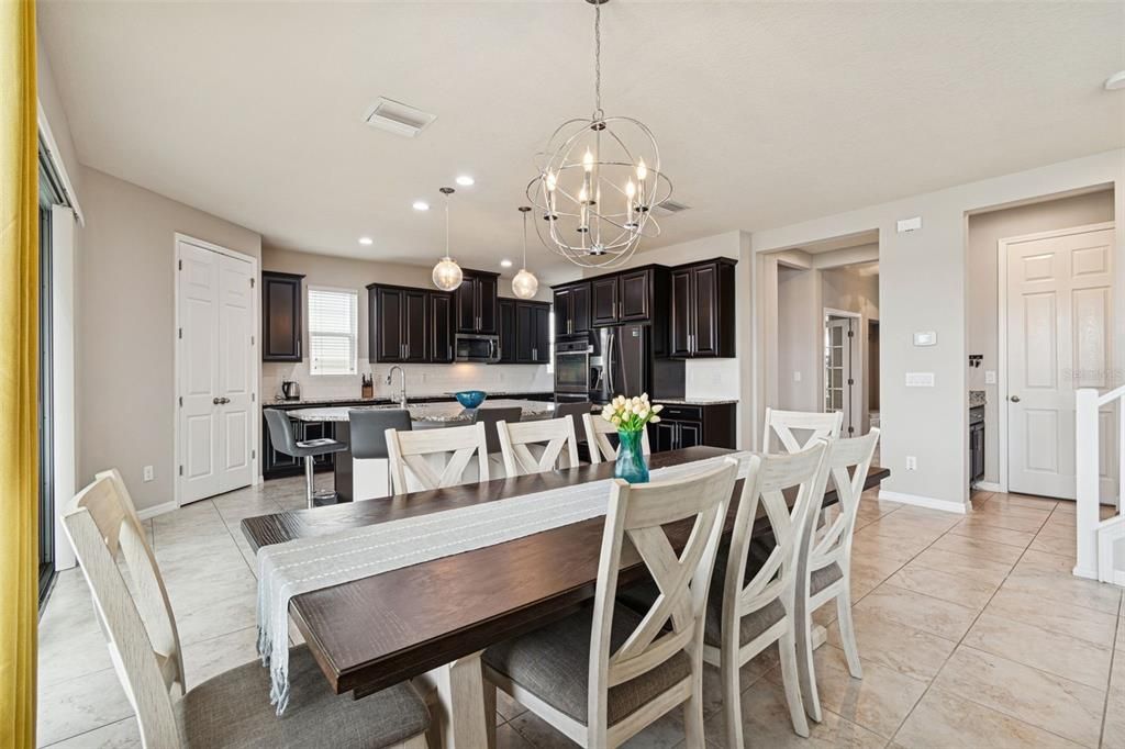 出租: $3,500 (4 贝兹, 3 浴室, 2634 平方英尺)