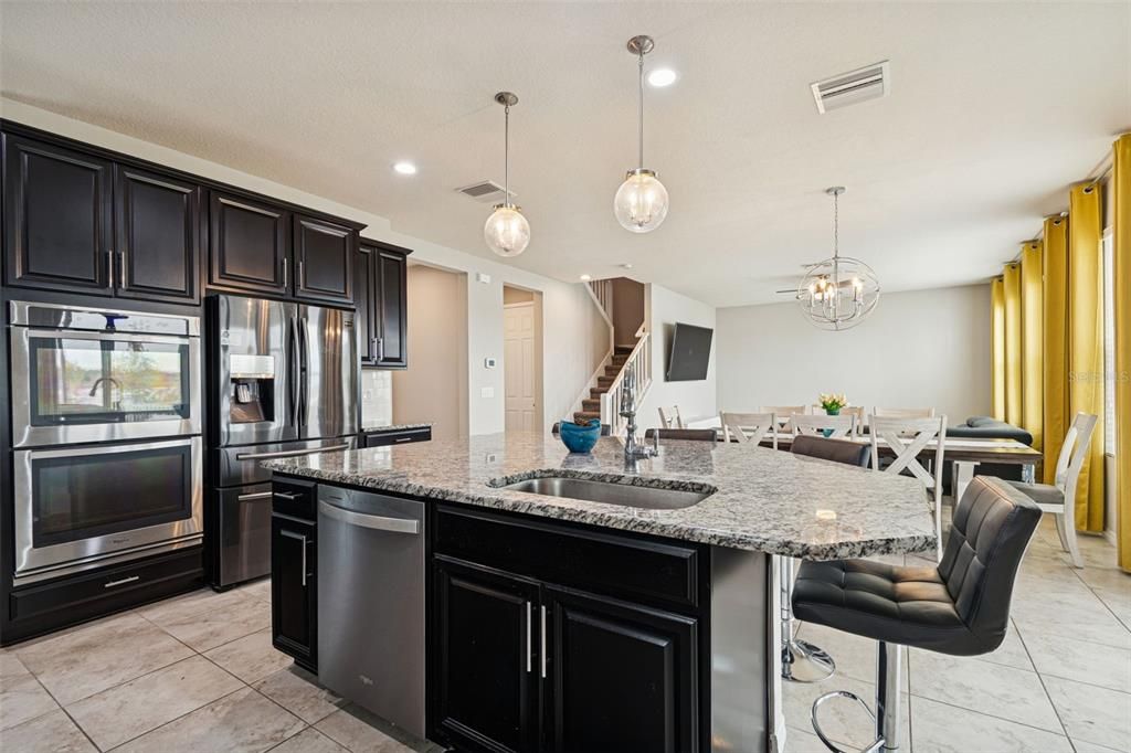 出租: $3,500 (4 贝兹, 3 浴室, 2634 平方英尺)