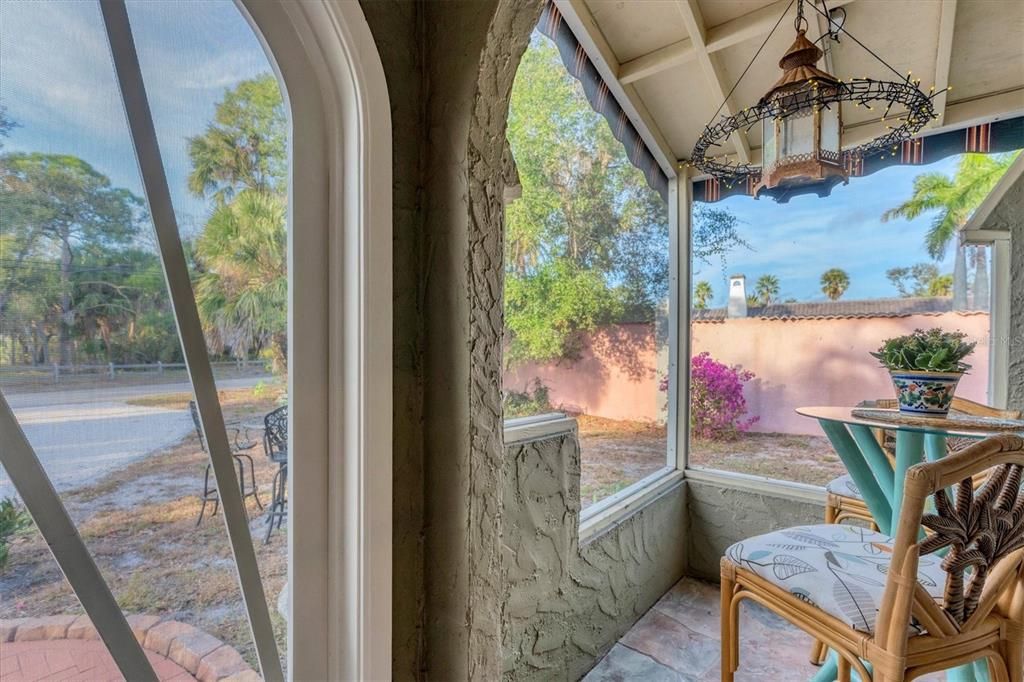 待售: $774,000 (4 贝兹, 2 浴室, 2033 平方英尺)