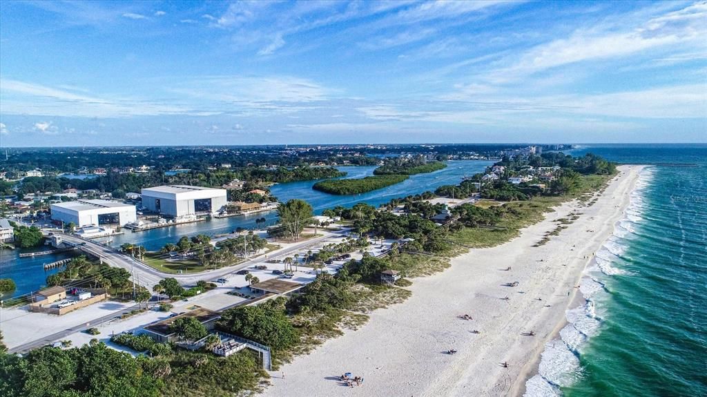 待售: $774,000 (4 贝兹, 2 浴室, 2033 平方英尺)