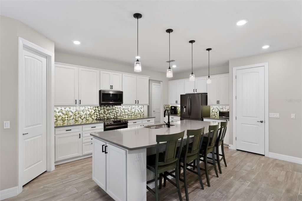 待售: $629,900 (4 贝兹, 2 浴室, 4099 平方英尺)