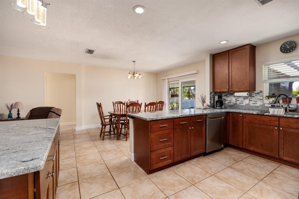 待售: $529,000 (3 贝兹, 2 浴室, 1432 平方英尺)