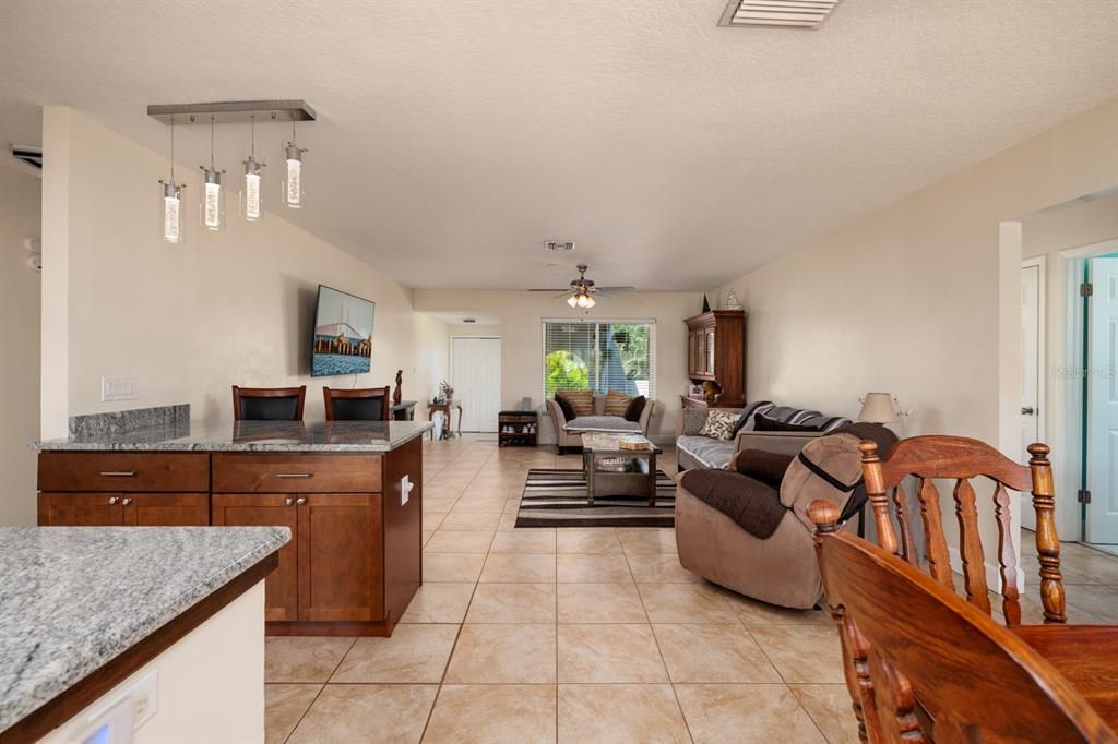 待售: $529,000 (3 贝兹, 2 浴室, 1432 平方英尺)