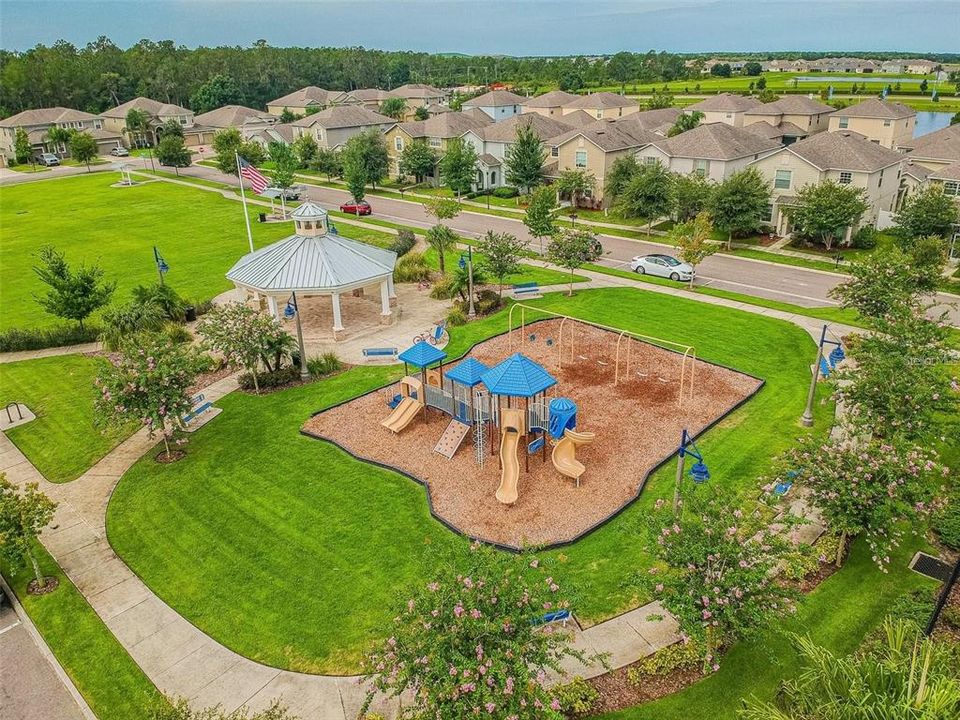 出租: $2,550 (4 贝兹, 2 浴室, 1914 平方英尺)