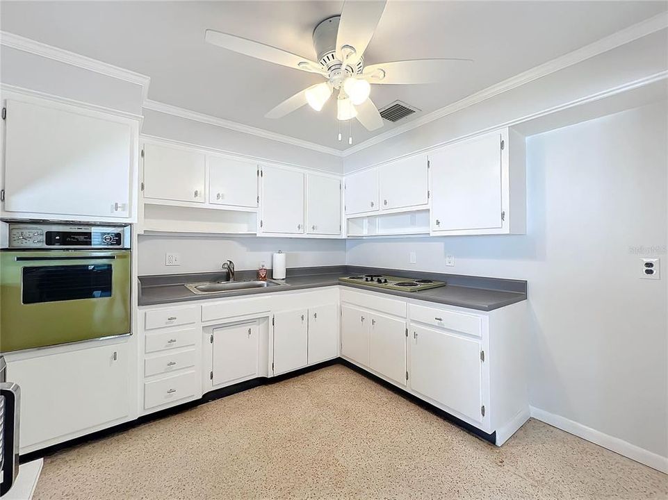 待售: $369,900 (3 贝兹, 2 浴室, 1336 平方英尺)