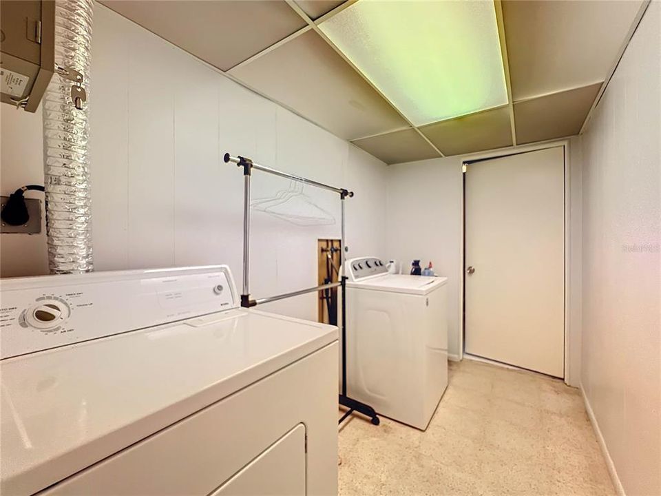 待售: $369,900 (3 贝兹, 2 浴室, 1336 平方英尺)