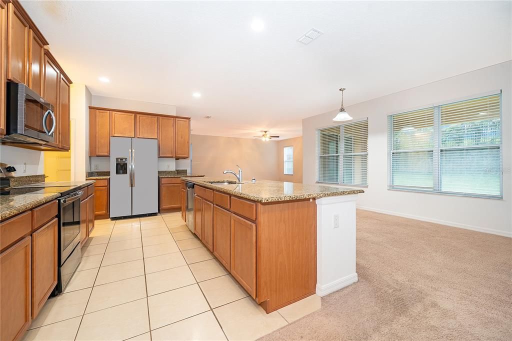 En Venta: $569,000 (5 camas, 3 baños, 4006 Pies cuadrados)