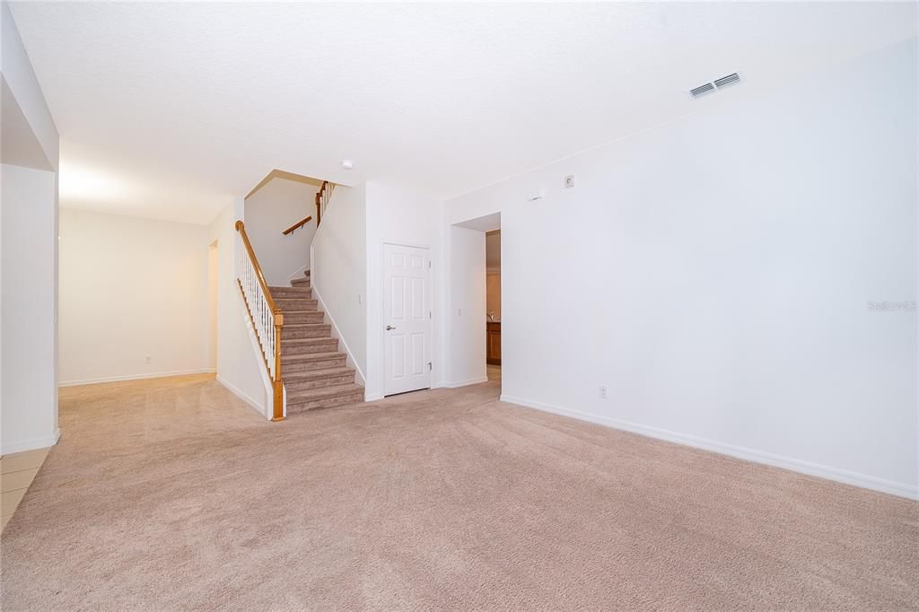 En Venta: $569,000 (5 camas, 3 baños, 4006 Pies cuadrados)