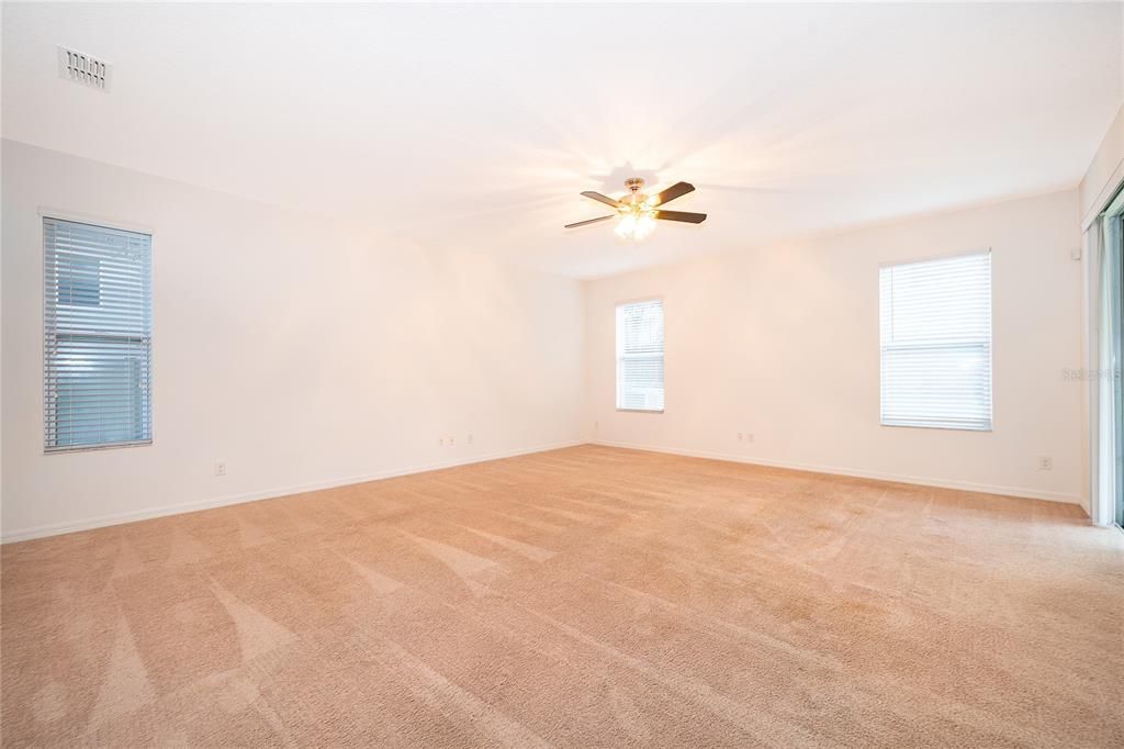 En Venta: $569,000 (5 camas, 3 baños, 4006 Pies cuadrados)