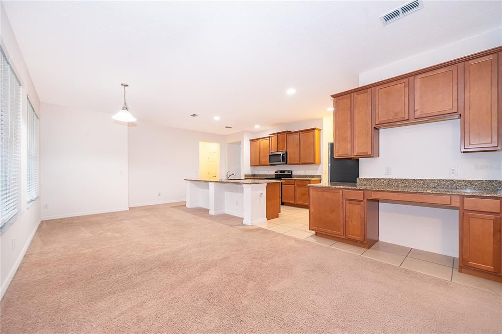 En Venta: $569,000 (5 camas, 3 baños, 4006 Pies cuadrados)