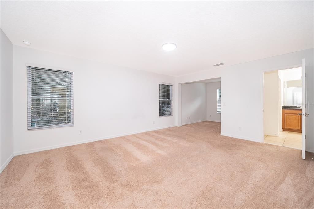 En Venta: $569,000 (5 camas, 3 baños, 4006 Pies cuadrados)