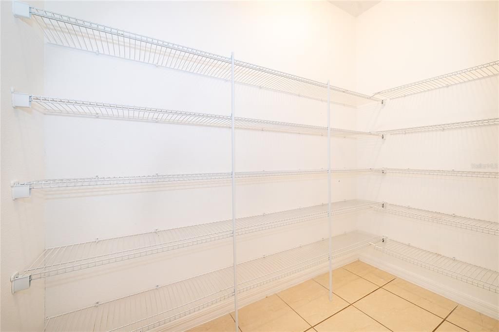 En Venta: $569,000 (5 camas, 3 baños, 4006 Pies cuadrados)