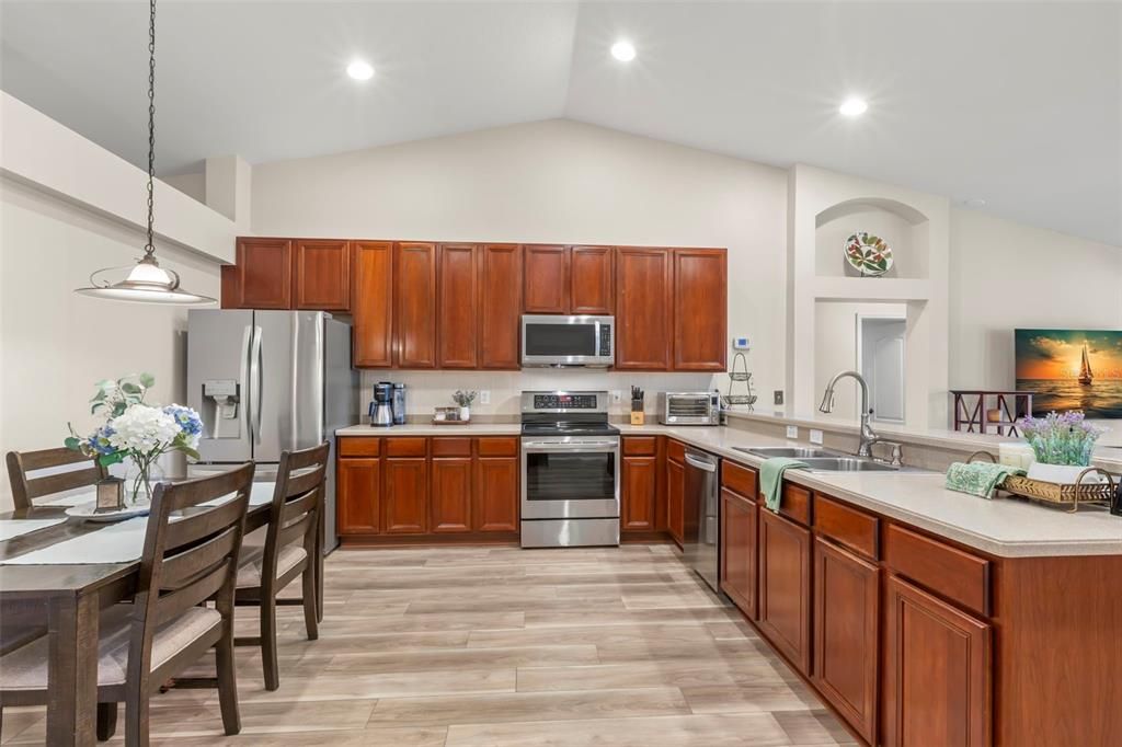 En Venta: $434,900 (4 camas, 2 baños, 2145 Pies cuadrados)