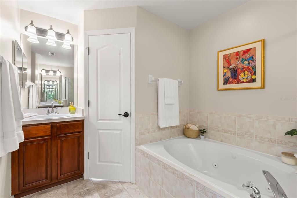 En Venta: $434,900 (4 camas, 2 baños, 2145 Pies cuadrados)