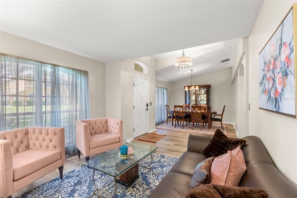 En Venta: $434,900 (4 camas, 2 baños, 2145 Pies cuadrados)