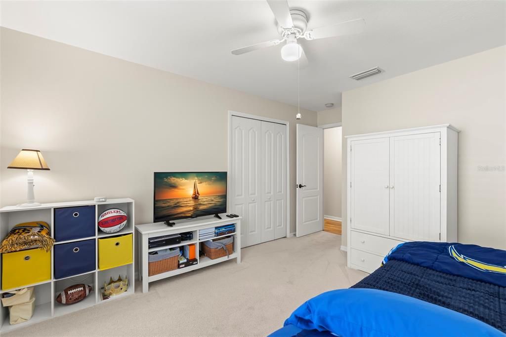 En Venta: $434,900 (4 camas, 2 baños, 2145 Pies cuadrados)