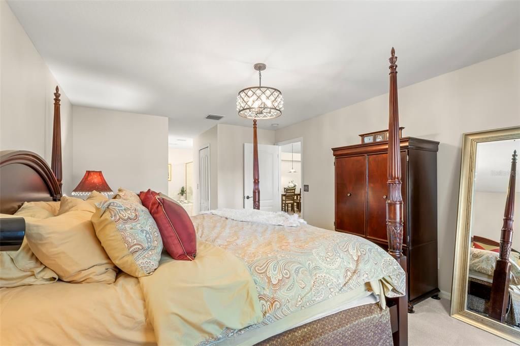 En Venta: $434,900 (4 camas, 2 baños, 2145 Pies cuadrados)