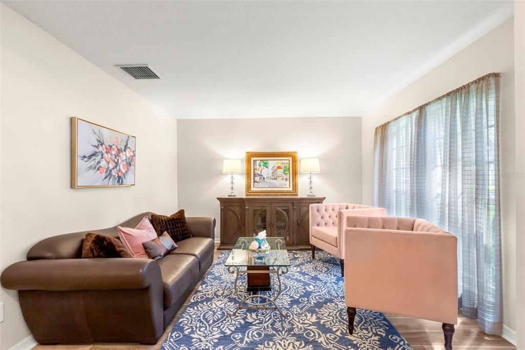 En Venta: $434,900 (4 camas, 2 baños, 2145 Pies cuadrados)