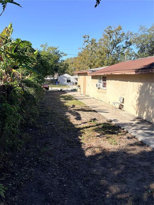 For Sale: $280,000 (5 beds, 2 baths, 1890 Square Feet)