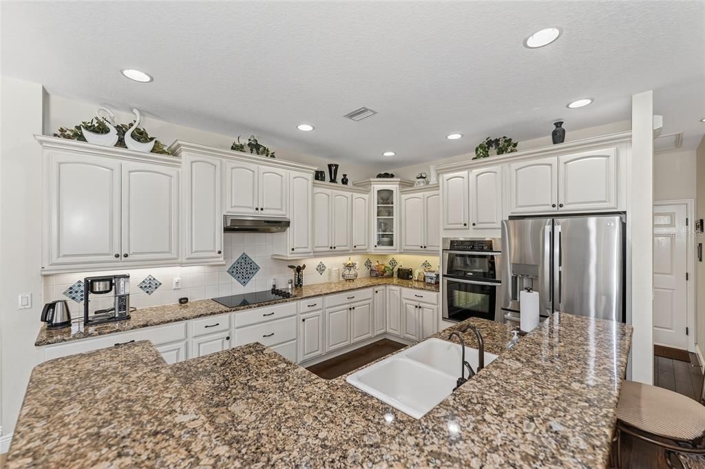 For Sale: $799,000 (4 beds, 3 baths, 2651 Square Feet)