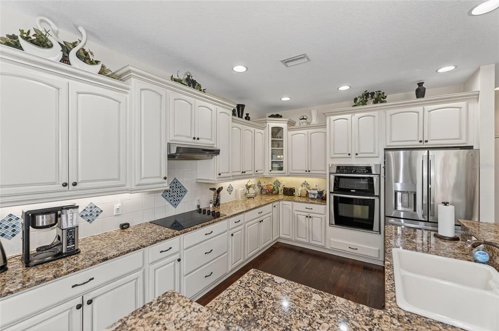 For Sale: $799,000 (4 beds, 3 baths, 2651 Square Feet)